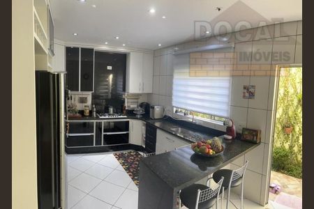 6_photo/94ce5450a3.8a706a3c1c8a5b40-ATLAS-f4e347bd-1fc0-423b-8543-baa77deef32a.jpg de casa à venda com 3 quartos, 153m² em Cidade Intercap, Taboão da Serra