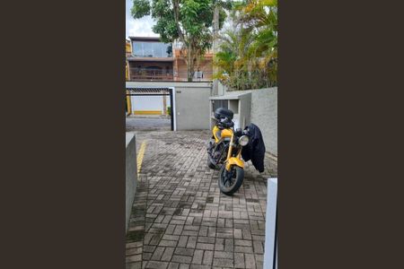 8_photo/94ce545135.2e117f8aee42caa6-ATLAS-50a9bb80-4a0a-42a4-a6e1-6da07f1af7b9.jpg de casa à venda com 2 quartos, 92m² em Parque das Cigarreiras, Taboão da Serra