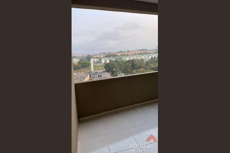 2_photo/94ce5459a9.3c20d05746a6d1b7-ATLAS-0db5451e-3882-4eba-a88c-80decd96ce18.jpg de casa à venda com 3 quartos, m² em Jardim Mirna, Taboão da Serra