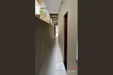 4_photo/94ce5459a9.3c20d05746a6d1b7-ATLAS-ffab3971-e7e5-4d1d-bc60-b1a5d6e3d2a7.jpg de casa à venda com 3 quartos, m² em Jardim Mirna, Taboão da Serra