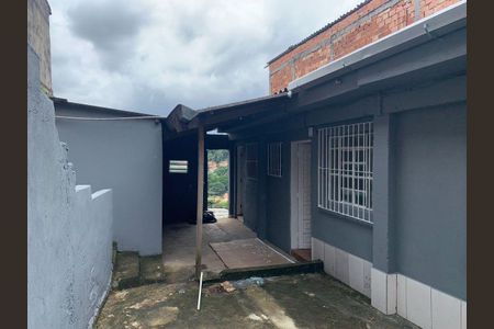 4_photo/94ce5459b5.2589b1fd00b31c34-ATLAS-0c623e26-34e0-4bd5-a5c5-e83c0e593c70.jpg de casa à venda com 1 quarto, 97m² em Jardim Mirna, Taboão da Serra