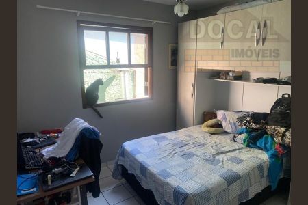 4_photo/94ce5459d9.732b7fd8aaa5f07d-ATLAS-6740bb2d-5b35-4780-8f7a-2ba61d0160e4.jpg de casa à venda com 2 quartos, 80m² em Jardim Mirna, Taboão da Serra