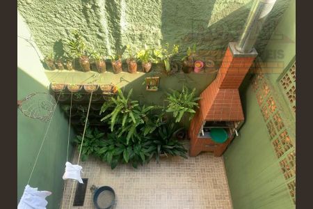 6_photo/94ce5459d9.732b7fd8aaa5f07d-ATLAS-d793435c-df34-4b2e-a5c8-81b264d0a795.jpg de casa à venda com 2 quartos, 80m² em Jardim Mirna, Taboão da Serra