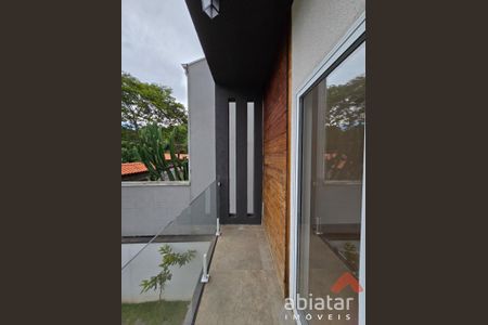 12_photo/94ce545a2d.615e17fc0c3e4f77-ATLAS-68466beb-f243-4fc4-996d-e0ac95c8a265.jpg de casa à venda com 3 quartos, m² em Jardim Mirna, Taboão da Serra