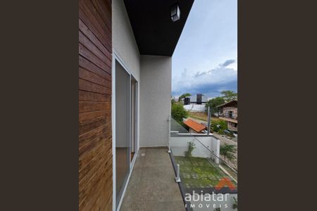37_photo/94ce545a2d.615e17fc0c3e4f77-ATLAS-d90dd865-c3cc-4fa7-8974-f36703b37228.jpg de casa à venda com 3 quartos, m² em Jardim Mirna, Taboão da Serra