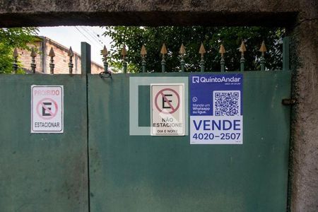 8_photo/94ce545d05.9d8fed69801cdea0-ATLAS-d78ea2a8-9b45-4f99-a127-3e5e5d8427ac.jpg de casa à venda com 3 quartos, 450m² em Vila das Oliveiras, Taboão da Serra