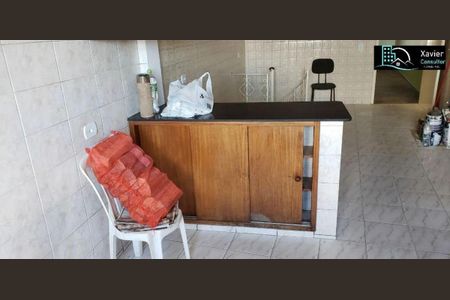 5_photo/94ce5460df.2f15d505e37c7ac5-ATLAS-81fdba07-243a-4e66-b4da-d559f0136eeb.jpg de casa à venda com 2 quartos, 150m² em Parque Pinheiros, Taboão da Serra