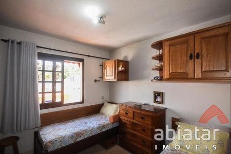 8_photo/94ce5461a9.07fb07773285f6be-ATLAS-405b0e67-e850-45c9-8c49-b7903e784f82.jpg de casa à venda com 4 quartos, 149m² em Parque Pinheiros, Taboão da Serra