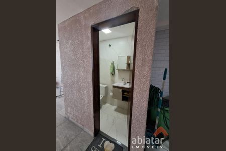 11_photo/94ce5462d3.8b694ed005ca595d-ATLAS-bef0039f-d78b-47fc-8bc9-855c376358bc.jpg de casa à venda com 2 quartos, 296m² em Parque Pinheiros, Taboão da Serra