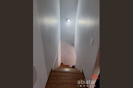 2_photo/94ce5463b3.f0d246bad4da1cd5-ATLAS-d3b7e5a3-ed7a-4ddd-8739-ec33ce8d69de.jpg de casa à venda com 2 quartos, 75m² em Parque Pinheiros, Taboão da Serra