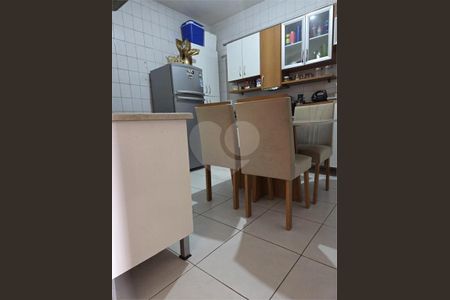 8_photo/94ce5464a5.5e2511c6536d59b0-ATLAS-7342bbd0-8665-48d4-b353-d4aa50fe42d3.jpg de casa à venda com 3 quartos, 180m² em Parque Pinheiros, Taboão da Serra