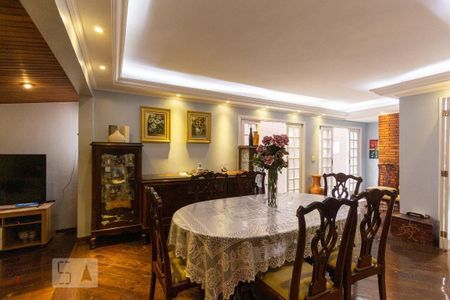 11_photo/94ce5467eb.80a7f3f1b00bd23a-ATLAS-27497a63-2f0f-43f4-8e22-7fe6dc385abb.jpg de casa à venda com 4 quartos, 246m² em Parque Industrial das Oliveiras, Taboão da Serra