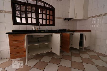 5_photo/94ce546a87.0176ad22bcbf6d3f-ATLAS-1f7620b2-3417-4dcb-8ccc-c8d5c09b4062.jpg de casa à venda com 3 quartos, 240m² em Jardim Maria Rosa, Taboão da Serra