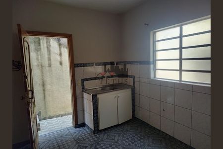 6_photo/94ce546e29.7a69ff73eb43ff8d-ATLAS-752902f4-e2a4-40ee-a49e-a39e99c544dc.jpg de casa para alugar com 1 quarto, 35m² em Jardim Oliveiras, Taboão da Serra