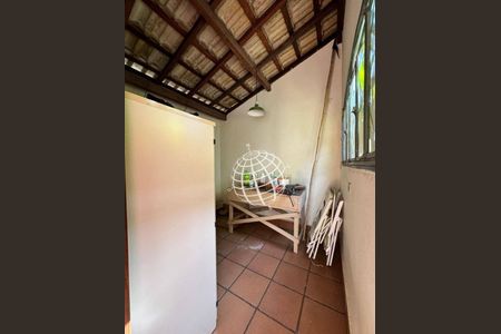 5_photo/94ce546fe9.d9f076d2edbf9077-ATLAS-0c558bb4-e90f-4e7a-a5ed-a41c15c9d8c4.jpg de casa à venda com 4 quartos, 433m² em Jardim Oliveiras, Taboão da Serra