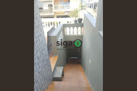 5_photo/94ce5470f9.4bd2615f33144f40-ATLAS-4cb2efdf-e102-4a33-a7ea-05e45db43b43.jpg de casa à venda com 3 quartos, 217m² em Parque Maraba, Taboão da Serra