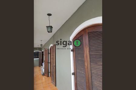 6_photo/94ce5470f9.4bd2615f33144f40-ATLAS-4df42d0b-953f-42c2-9c31-17a2ab8d276a.jpg de casa à venda com 3 quartos, 217m² em Parque Maraba, Taboão da Serra