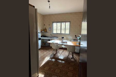 6_photo/94ce54785f.2f15d505e37c7ac5-ATLAS-5db8a7f5-06d1-4b43-bcc2-96ba979119f1.jpg de casa à venda com 2 quartos, 140m² em Jardim Clementino, Taboão da Serra