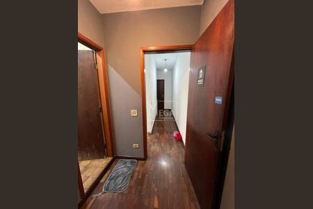 7_photo/94ce54785f.2f15d505e37c7ac5-ATLAS-82d66d45-8d06-453f-8282-eef953d7dabd.jpg de casa à venda com 2 quartos, 140m² em Jardim Clementino, Taboão da Serra