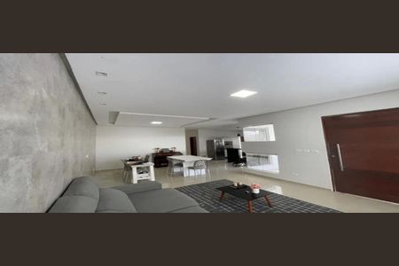 12_photo/94ce547a8d.2f15d505e37c7ac5-ATLAS-87947cbd-b662-44fc-95d9-746fac3b5a71.jpg de casa à venda com 3 quartos, 140m² em Parque Pinheiros, Taboão da Serra