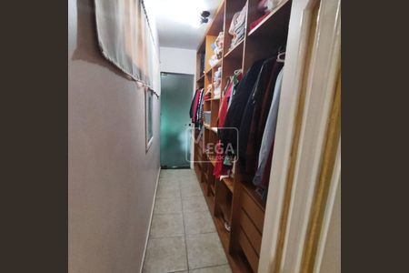 3_photo/94ce547b13.447a9fcdafd242e8-ATLAS-2dd93cf1-d40f-4977-b7ed-2b4ad554b87a.jpg de casa à venda com 2 quartos, 106m² em Parque Pinheiros, Taboão da Serra