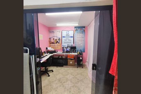 5_photo/94ce547b13.447a9fcdafd242e8-ATLAS-ffed2bfd-9219-4bb8-a2ee-b7769e1b0c19.jpg de casa à venda com 2 quartos, 106m² em Parque Pinheiros, Taboão da Serra