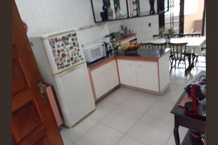11_photo/94ce548009.ed4f9904fc8225d3-ATLAS-be3af5b8-629b-4e22-9f3d-47790418d720.jpg de casa à venda com 3 quartos, 180m² em Jardim Iracema, Taboão da Serra