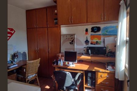 5_photo/94ce548131.4cea1a0b3f6bbd2f-ATLAS-8ce138ff-83f9-4663-aabb-e7cbbc17b7c1.jpg de casa à venda com 3 quartos, 160m² em Jardim Guaciara, Taboão da Serra