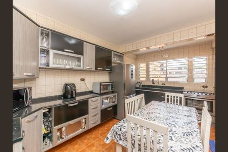 9_photo/94ce5481a9.3e069b4d46940ce9-ATLAS-5b7a9f9b-4682-45e3-87e1-93ccec1ee4f4.jpg de casa à venda com 2 quartos, 93m² em Jardim Maria Luiza, Taboão da Serra