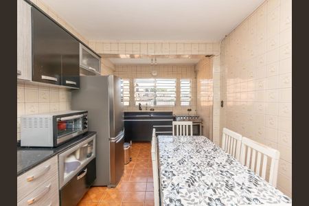 5_photo/94ce5481a9.5de3098101d1f942-ATLAS-3dbb95e8-a86d-4292-87c5-eae76986f450.jpg de casa à venda com 2 quartos, 93m² em Jardim Maria Luiza, Taboão da Serra