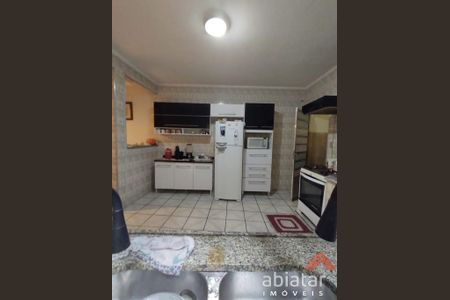 6_photo/94ce5482a3.3be18b52e244e7c2-ATLAS-fe38b7e7-ff2a-48f9-9209-92ac309b986c.jpg de casa à venda com 4 quartos, m² em Jardim Suina, Taboão da Serra