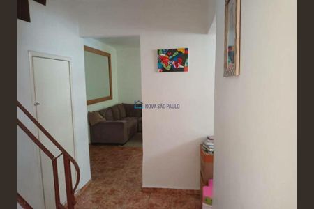 3_photo/94ce5484b9.bb2cfda027800a9a-ATLAS-0b538a0b-901e-4100-92c4-4c75d7a896df.jpg de casa à venda com 5 quartos, 160m² em Jardim Sao Salvador, Taboão da Serra