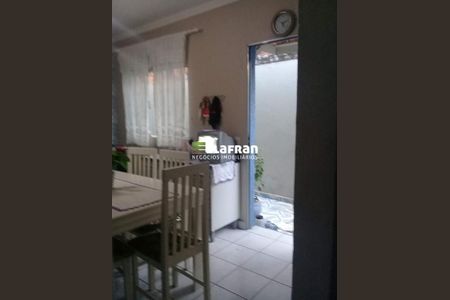 6_photo/94ce5487bd.ceff8192393c33de-ATLAS-ed2b9a0b-c8f5-48c6-8998-d5a15046ae7b.jpg de casa à venda com 3 quartos, 130m² em Jardim Record, Taboão da Serra