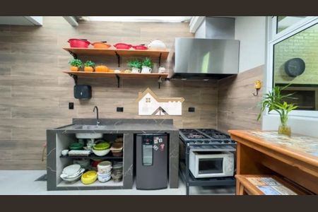 14_photo/94ce549c3b.c202053c0eb79174-ATLAS-dc9bc4f3-2d85-4c3d-8fd2-0f32d9d1e58b.jpg de casa à venda com 3 quartos, 189m² em Parque Jacaranda, Taboão da Serra