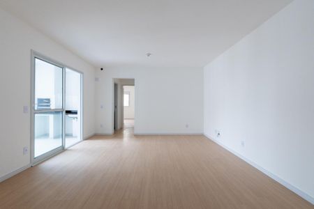 2_photo/94ce54c879.02829a75cf7da197-ATLAS-0879b68e-49dc-4585-902f-7d3077ff0793.jpg de apartamento à venda com 2 quartos, 82m² em Parque Esplanada do Embu, Embu das Artes