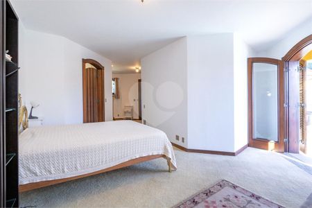 12_photo/94ce54d8d7.4909862b8c1c38b1-ATLAS-e5bbb4e4-780b-4fd1-8bae-3b5be656e6d2.jpg de casa à venda com 6 quartos, 450m² em Condomínio Iolanda, Taboão da Serra