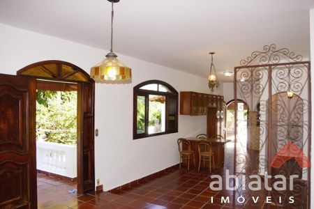 10_photo/94ce54d8e3.61df383ebc62b81a-ATLAS-851536ab-4b7f-464b-85ff-c35bc6dd1cf2.jpg de casa à venda com 4 quartos, 2500m² em Jardim Novo Embu, Embu das Artes