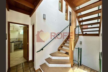 13_photo/94ce54d905.3949eb60e8e65e7a-ATLAS-18f90075-ece9-4f21-b38e-d7d3ee44623e.jpg de casa para alugar com 3 quartos, 466m² em Jardim Mimas, Embu das Artes