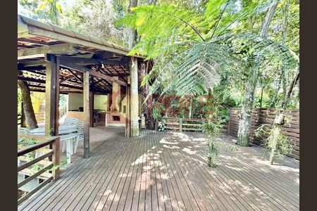 47_photo/94ce54d905.3949eb60e8e65e7a-ATLAS-e2e18c98-7d93-4eb2-8c63-62da34e111b9.jpg de casa para alugar com 3 quartos, 466m² em Jardim Mimas, Embu das Artes