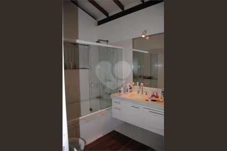 5_photo/94ce54d913.46ae6cbe0761d4fa-ATLAS-169ecf3c-1a17-471d-8786-3388d8d37f97.jpg de casa de condomínio à venda com 3 quartos, 400m² em Gramado, Embu das Artes