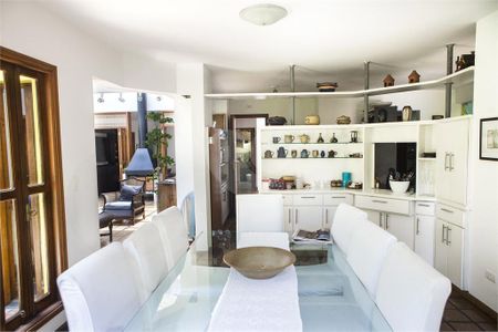 8_photo/94ce54d913.46ae6cbe0761d4fa-ATLAS-2f3b0bc6-421a-4619-9e26-29e97fb22b43.jpg de casa à venda com 3 quartos, 350m² em Gramado, Embu das Artes