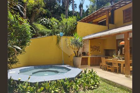 6_photo/94ce54d913.46ae6cbe0761d4fa-ATLAS-e0f51149-063a-4507-8f1d-8591c7fc4bde.jpg de casa de condomínio à venda com 3 quartos, 400m² em Gramado, Embu das Artes