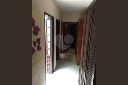 10_photo/94ce54df0f.cb4a3f4e1d4d223a-ATLAS-d14d1a8e-c012-48c6-8b75-e5e2ee36308f.jpg de casa à venda com 6 quartos, 333m² em Condomínio Iolanda, Taboão da Serra