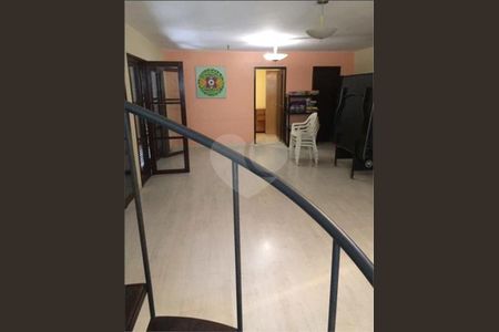 6_photo/94ce54df0f.cb4a3f4e1d4d223a-ATLAS-ef6fa357-e6a3-4e92-996d-d85283a331b9.jpg de casa à venda com 6 quartos, 333m² em Condomínio Iolanda, Taboão da Serra