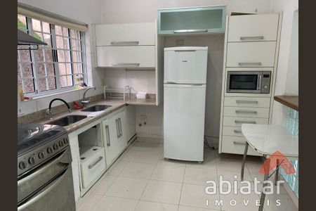 6_photo/94ce54e81f.e6e1c947b02cf8fb-ATLAS-a7ebecd6-592b-4a3d-8b76-d6a77b3de2df.jpg de casa à venda com 5 quartos, m² em Condomínio Iolanda, Taboão da Serra