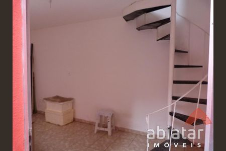 4_photo/94ce54f78b.3a9dc93bc25fc63d-ATLAS-7d5d3086-eb9d-4b50-99bf-b85550fe2d9b.jpg de casa à venda com 3 quartos, 140m² em Jardim Mirna, Taboão da Serra