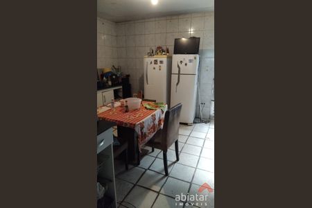 4_photo/94ce54f821.1061d8d006d8df0d-ATLAS-841ec0bf-0160-496e-b282-0c4ce3682580.jpg de casa à venda com 3 quartos, 100m² em Jardim Mirna, Taboão da Serra