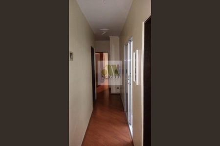 5_photo/94ce54f823.a7ae3b4e44d16c28-ATLAS-625dc367-4ccd-42f2-b3de-24e8598de96e.jpg de casa à venda com 4 quartos, 428m² em Jardim Mirna, Taboão da Serra