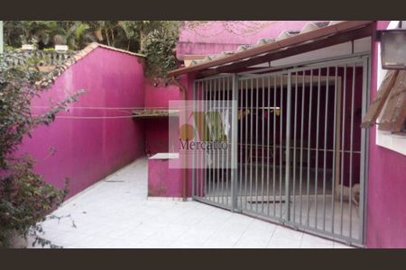 8_photo/94ce54f823.a7ae3b4e44d16c28-ATLAS-9d711e3c-3835-4357-92d3-52786e865a6a.jpg de casa à venda com 4 quartos, 428m² em Jardim Mirna, Taboão da Serra