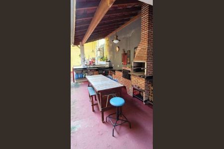 5_photo/94ce54f9d5.306a37c03e5f3bb9-ATLAS-2a265272-5ef2-4d77-9113-3b71adf9c49d.jpg de casa à venda com 3 quartos, 200m² em Jardim Tres Marias, Taboão da Serra